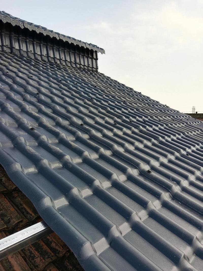 renovate-your-old-roof-with-resin-tiles